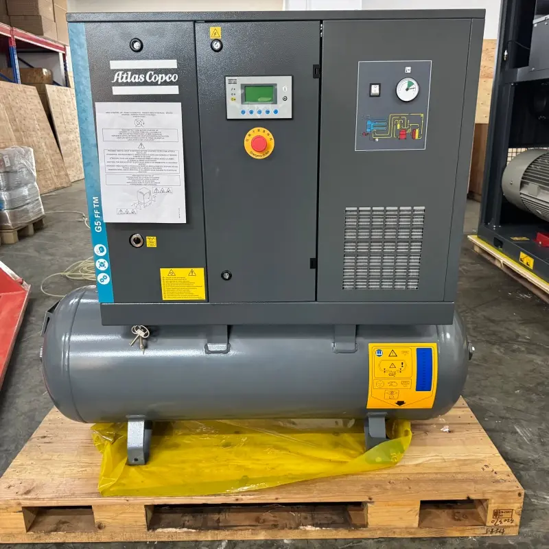 Atlas Copco G5 FF öljyruiskutettu ruuvikompressori 5,5 kW 7,5 hv integroitu kuivausrumpu aito