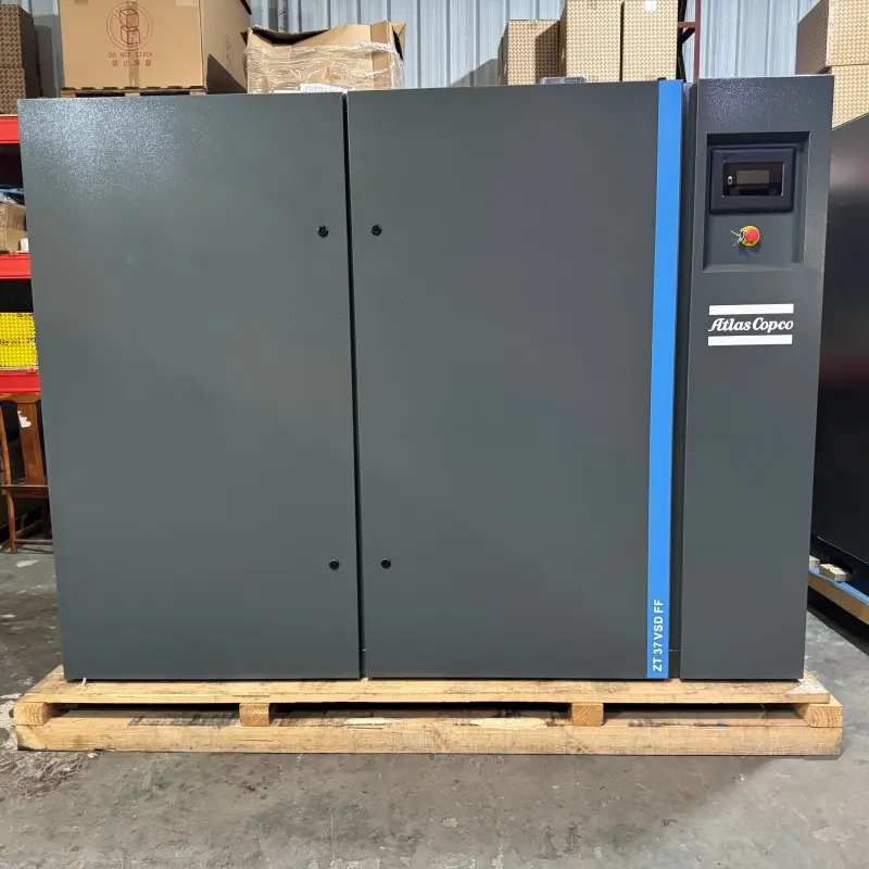 Atlas Copco ZT 37 VSD FF Öljytön ruuvikompressori 37KW 50HP kuivausluokka 0 aito